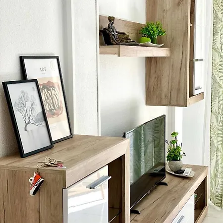 Torrevista Three Bedroom Apartment, Two Swimming Pools And Garage Lägenhet Torrevieja